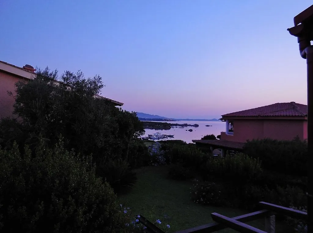 Appartamento Dany'S Home In Baia De Bahas Marinella  Italia